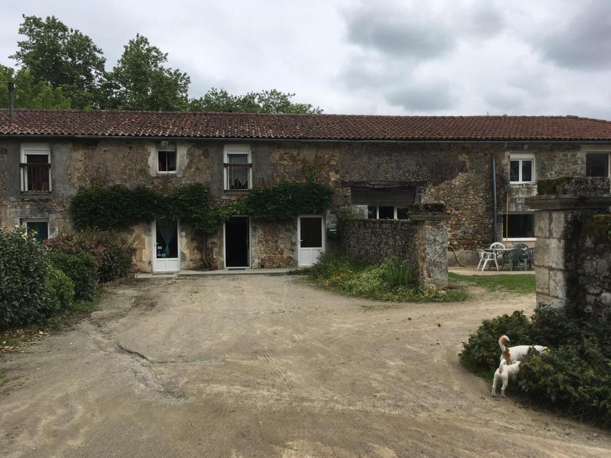 Ferme Gite Equestre En Charente 콩폴랑 외부 사진