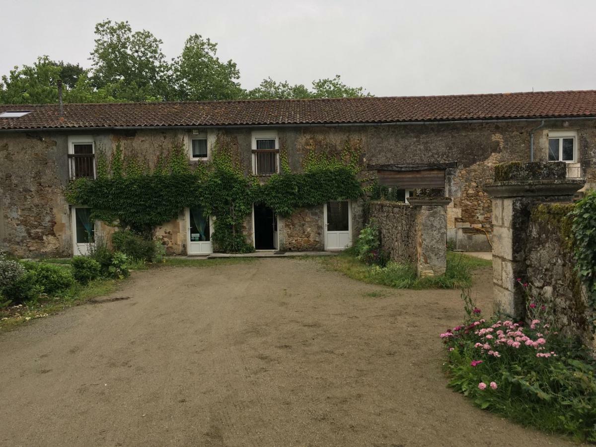 Ferme Gite Equestre En Charente 콩폴랑 외부 사진